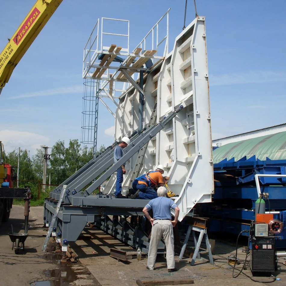 Steel shuttering